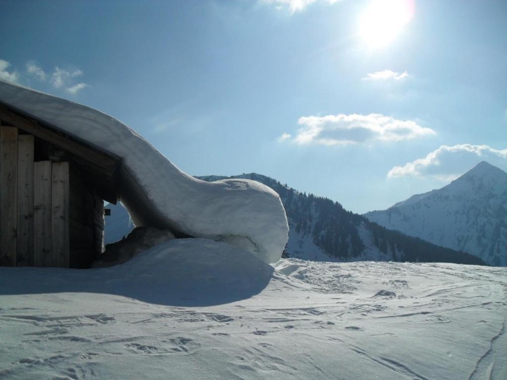 Hotel Alpina Morzine Bagian luar foto
