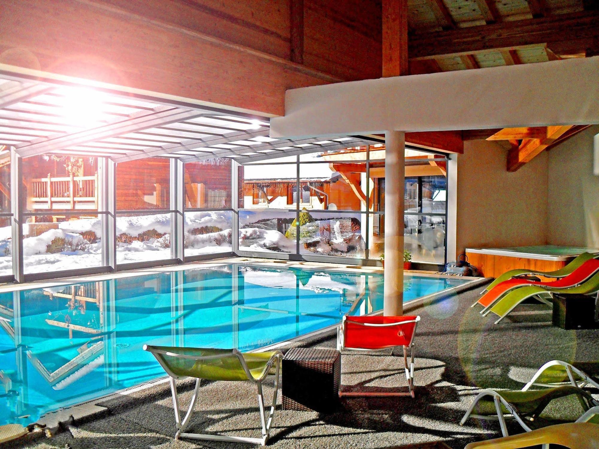 Hotel Alpina Morzine Bagian luar foto