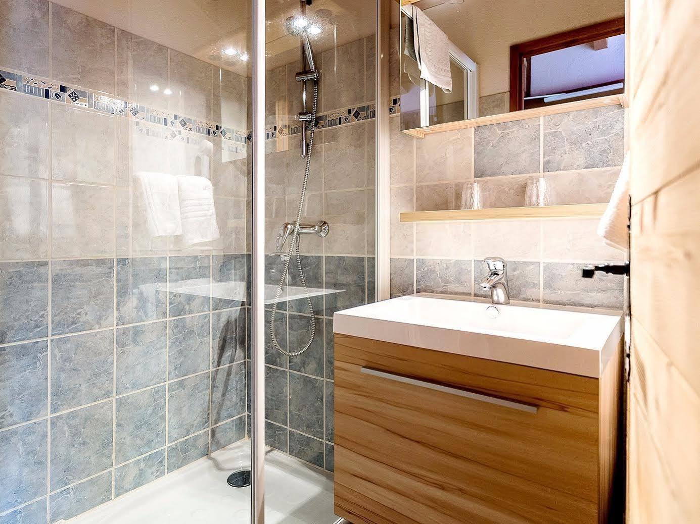 Hotel Alpina Morzine Bagian luar foto