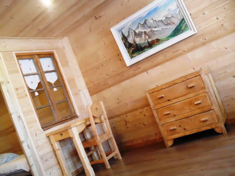 Hotel Alpina Morzine Bagian luar foto